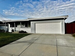 Building Photo - 124 Jeffrey Dr