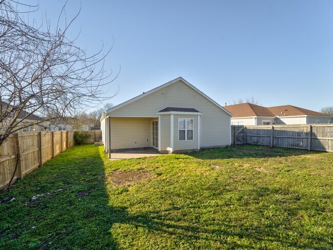 Foto del edificio - 344 Grant Springs Dr