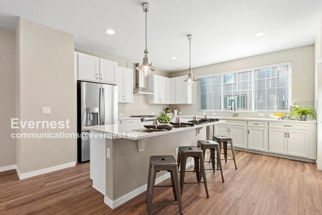 Building Photo - 8970 Southurst St