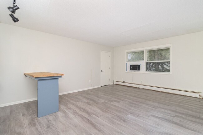 Foto del edificio - 2009 Commerce Blvd