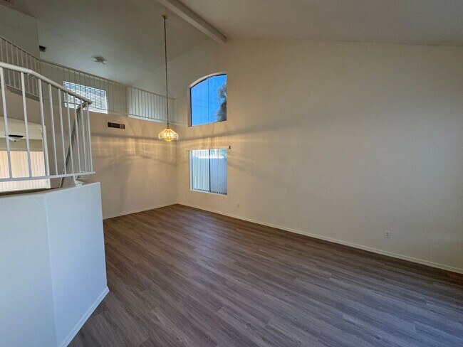 Foto del edificio - Chandler Home 3 bed - 2 1/2 bath with Loft...