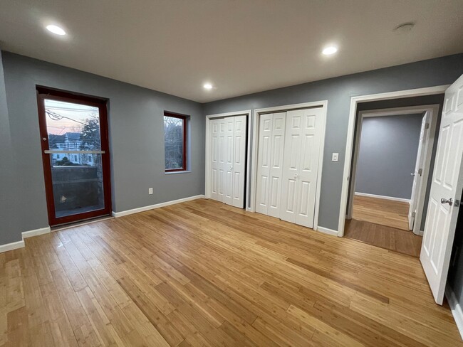 Building Photo - 304 Georges Rd