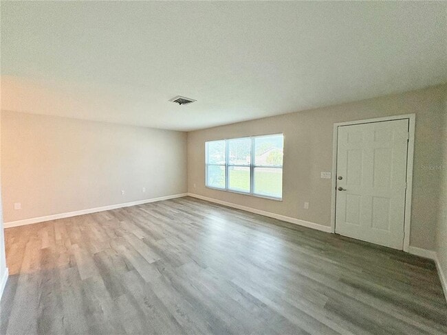Building Photo - 3126 Shamrock Dr