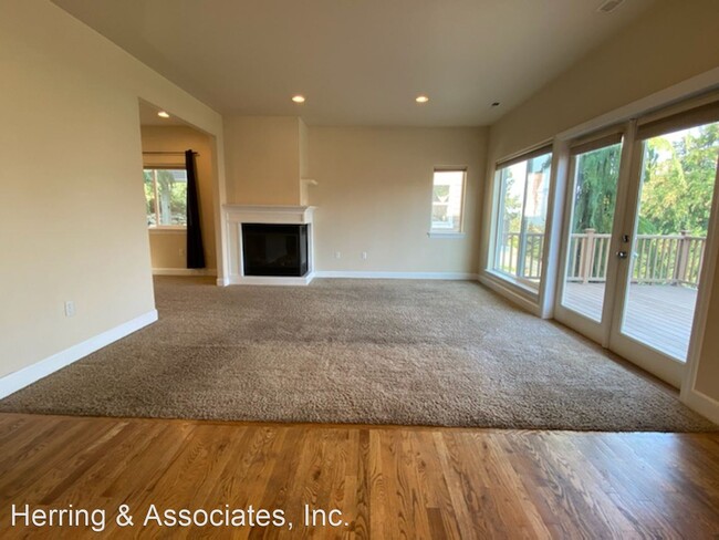 Building Photo - 4 br, 2.5 bath House - 2306 W High St
