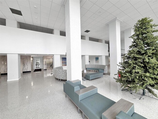 Foto del edificio - 405 N Ocean Blvd