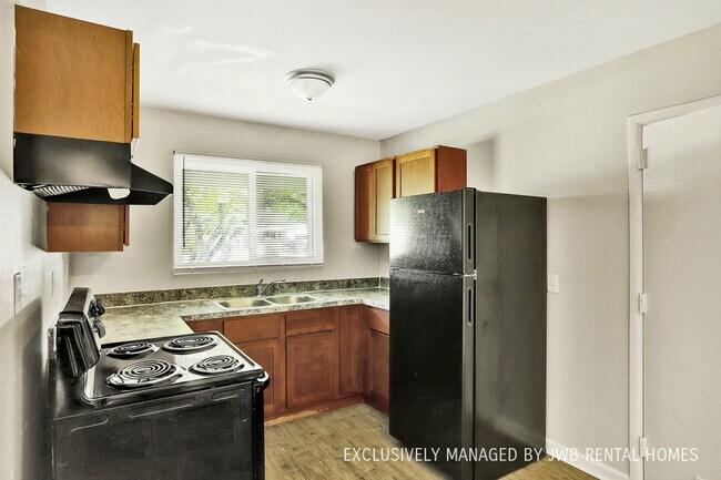 Building Photo - 1714 Dupre Dr