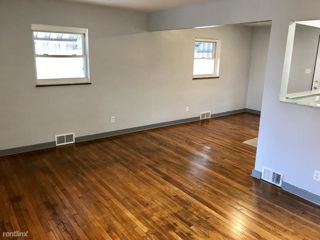 Building Photo - 2 br, 1 bath House - 1944 Mountford Ave