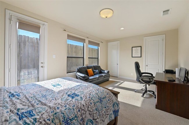 Foto del edificio - 9509 Pemberton Cres Dr