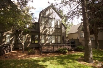 Building Photo - 8 Eaglewood
