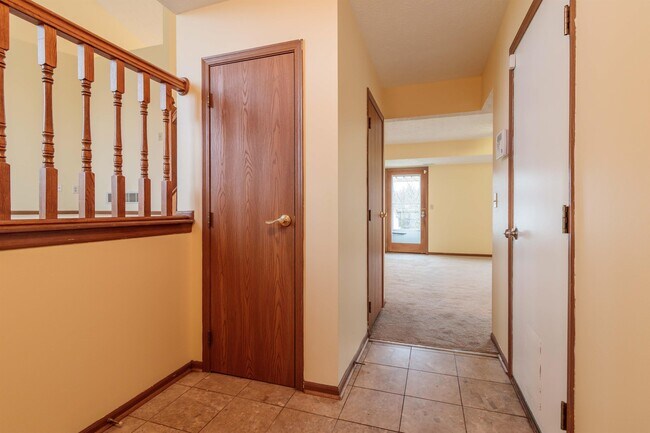 Building Photo - 2894 Princeville Dr