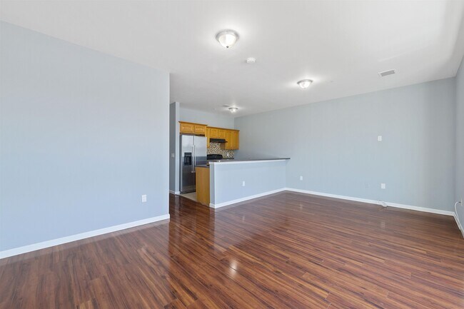 Building Photo - 568 52nd St