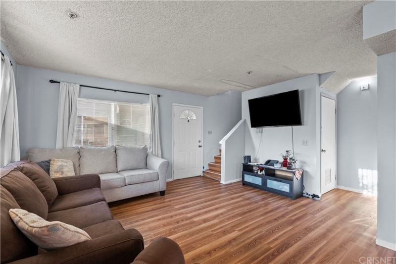 Photo - 8800 Burnet Ave (Los Angeles, CA)