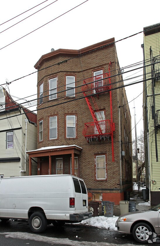 Building Photo - 35 Jackson St