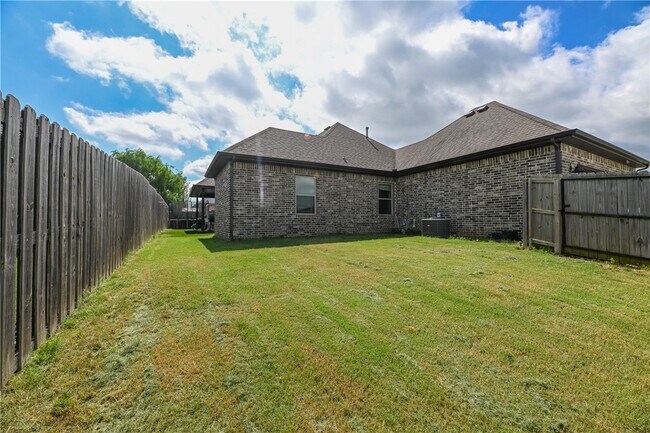 Foto del edificio - 5824 W Persimmon St