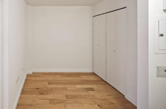 Building Photo - 4 bedroom in NEW YORK NY 10004