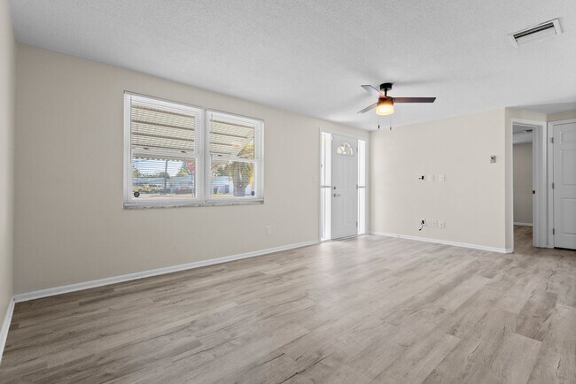 Foto del edificio - 2509 Sweetwood Dr