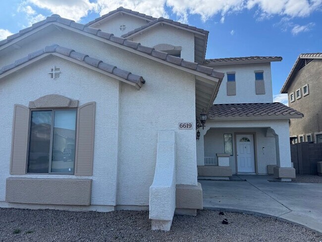 Foto del edificio - Bright 3-Bedroom Glendale Home