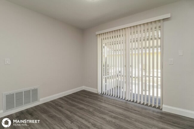 Building Photo - 820 N Florida Ave, De Land, FL 32720