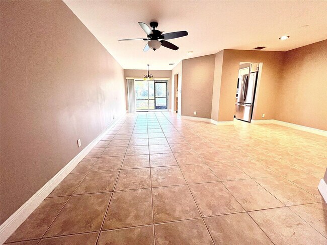 Building Photo - 2246 Discovery Cir W