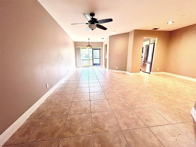 Foto del edificio - 2246 Discovery Cir W