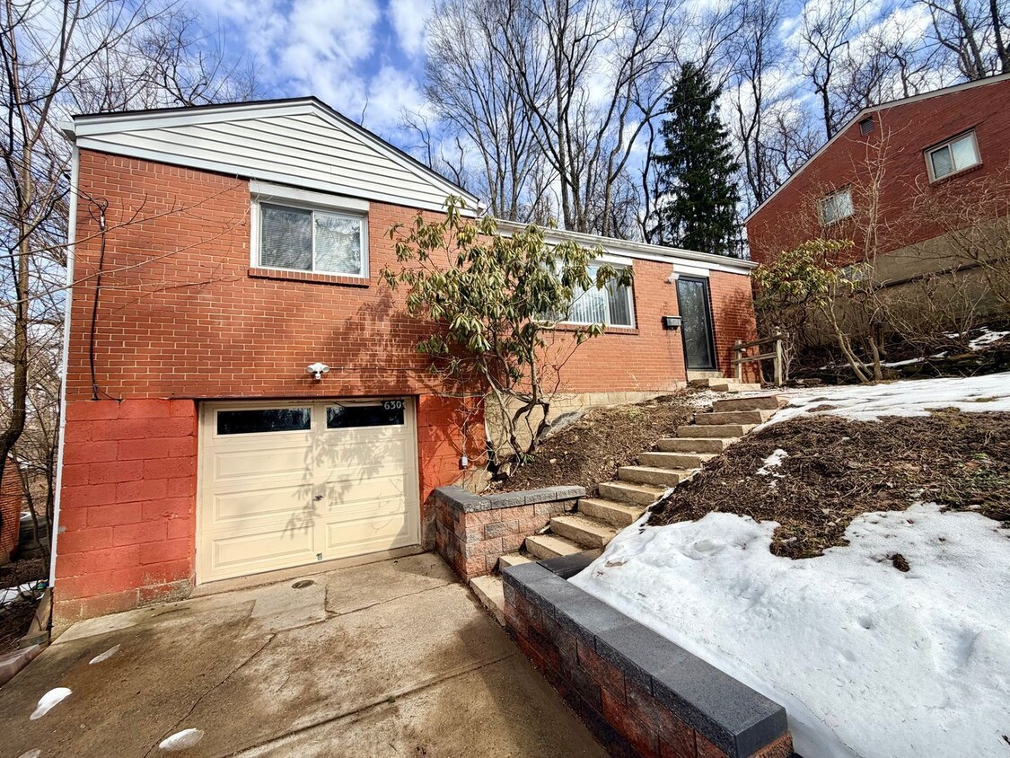 Photo - 630 Dornbush St