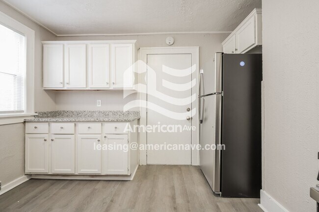 Foto del edificio - 1108 Diamond Ave