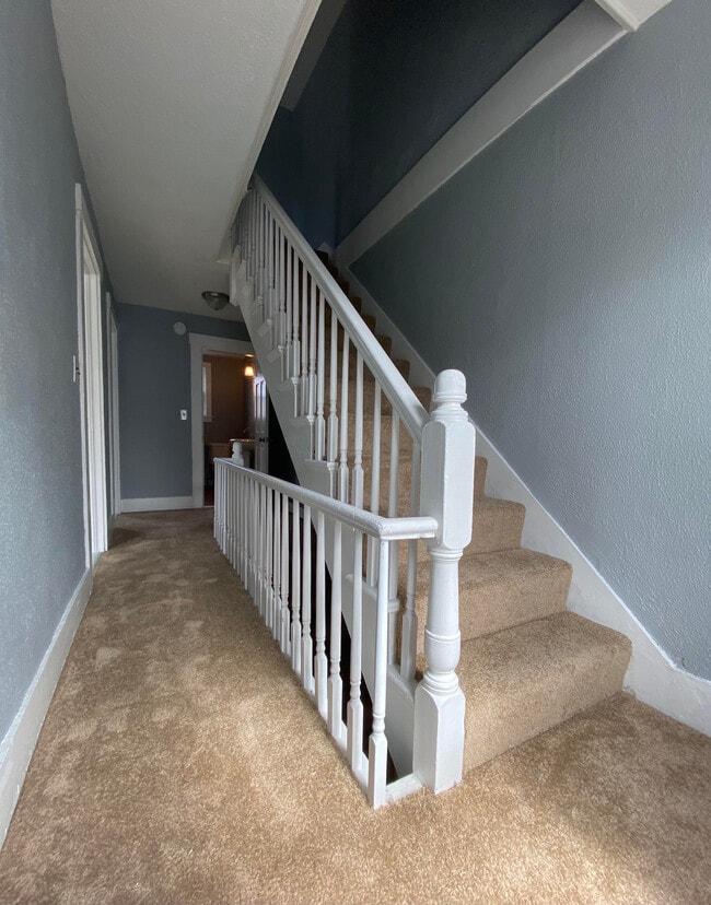 Upstairs Hallway - 9 Mount Auburn St