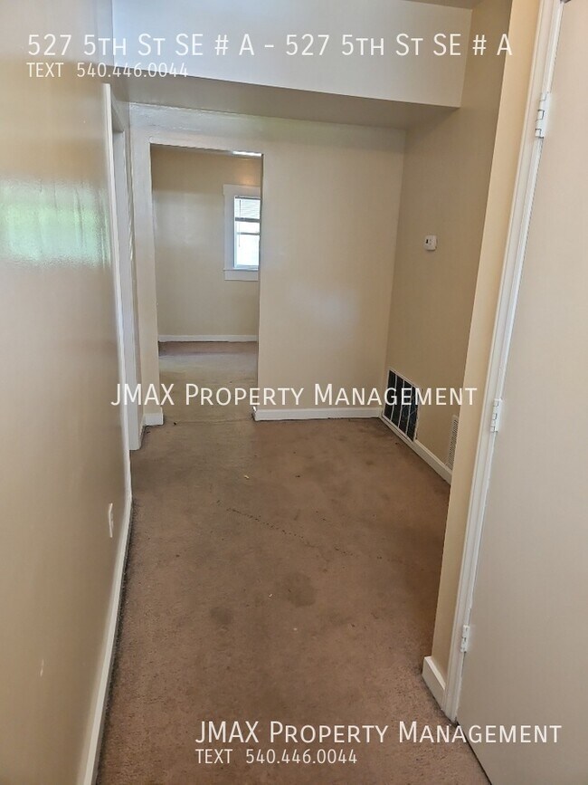 Building Photo - This property has a no security deposit op...
