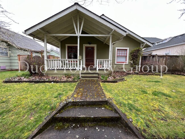 Building Photo - Historic Washburne Craftsman
