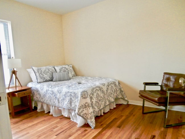 Bedroom (unfurnished) - 6603 N Campbell Ave