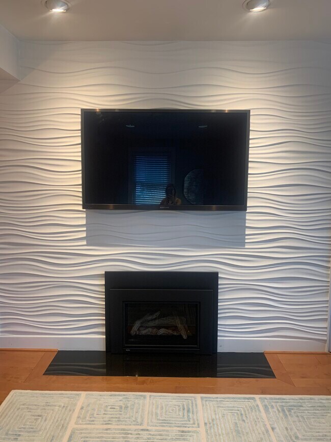 Fireplace - Stunning Gypsum Wall - 3422 R St NW