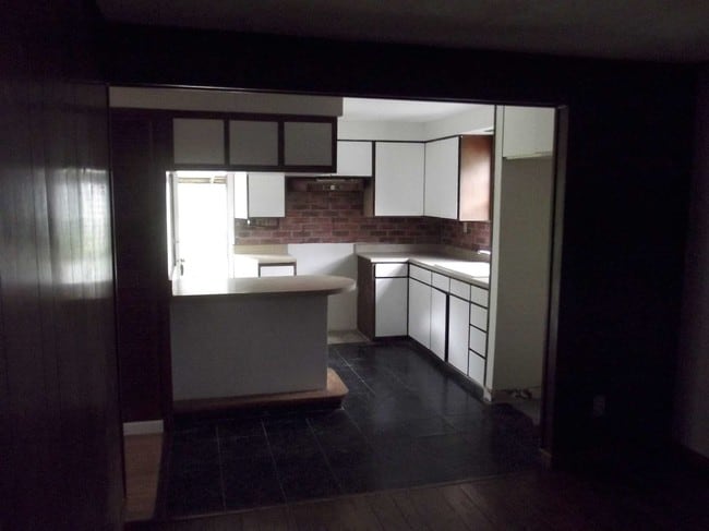 Building Photo - 5144 Wolf Creek Pike