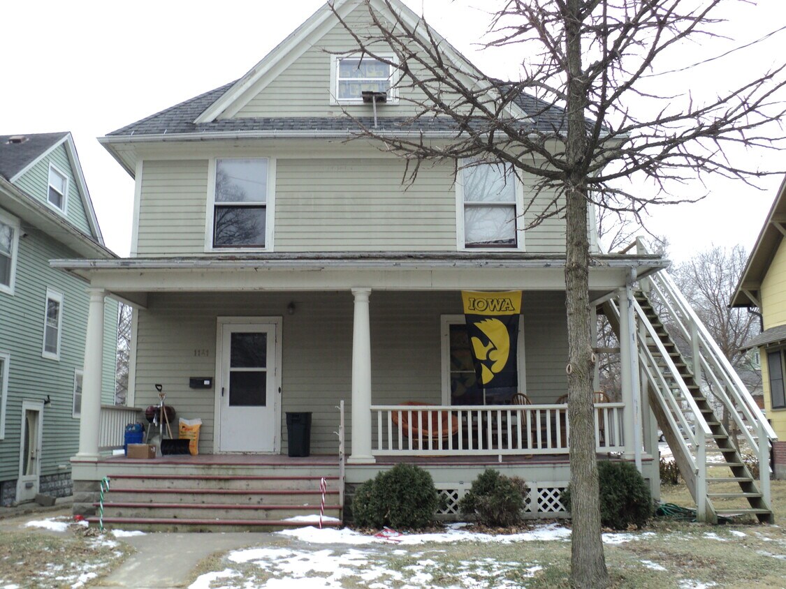 1141 E College St, Iowa City, IA 52240 House for Rent in Iowa City