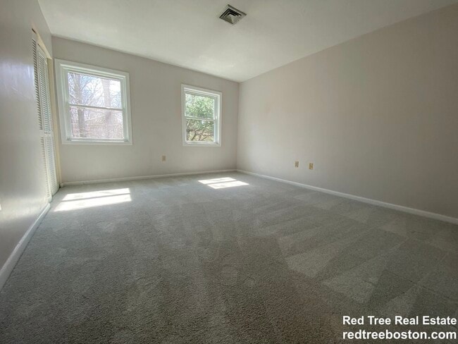 Building Photo - 1402 Lagrange St