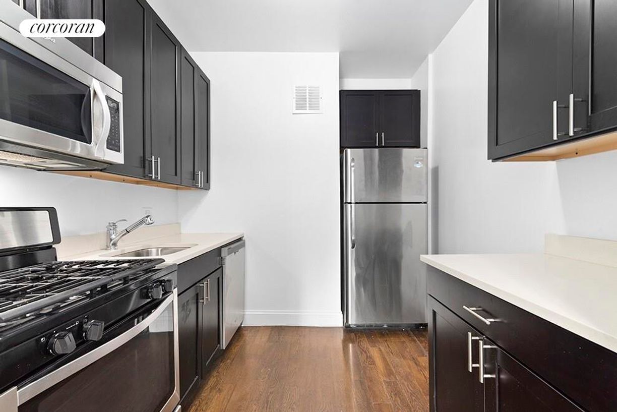 Foto principal - 25 Lafayette Ave