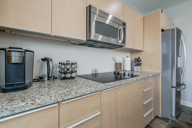 Building Photo - 5900 Mosteller Dr