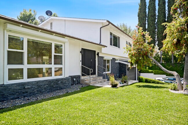 Foto del edificio - 16544 Park Lane Dr