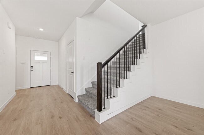 Foto del edificio - 4323 Camden Lakes St