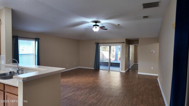 Foto del edificio - 1060 Beckingham Dr