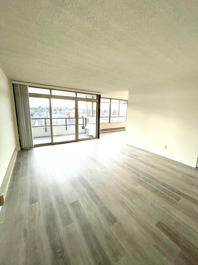 Foto del edificio - 5200 University Way NE