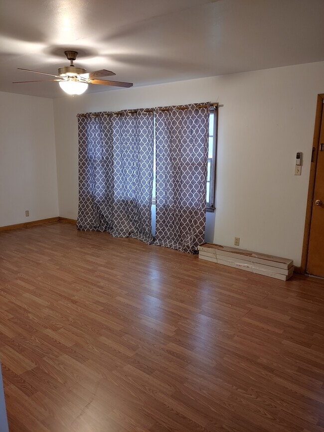 Building Photo - 2628 Iowa St