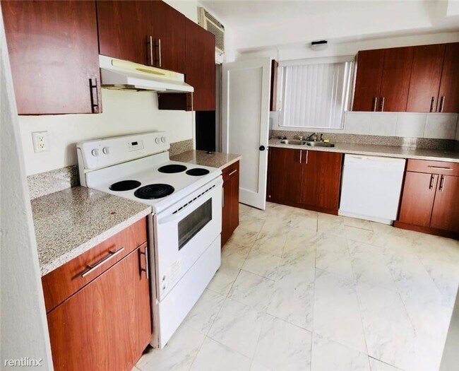 Building Photo - 3 br, 2 bath House - 7921 Carlyle Ave