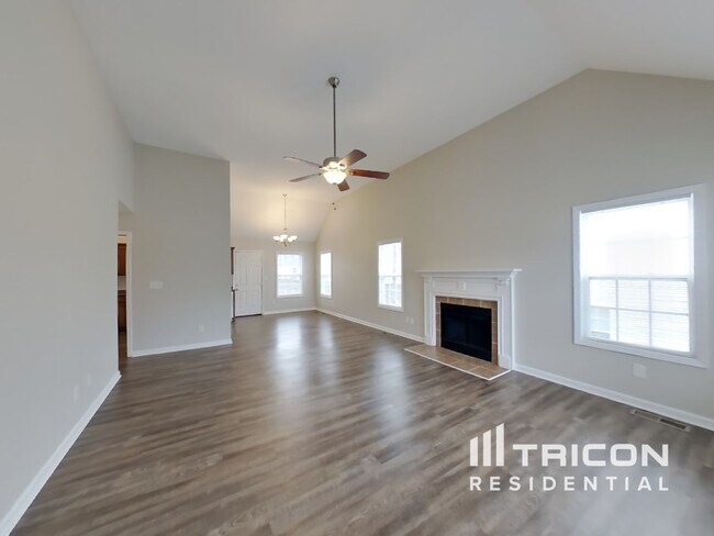 Building Photo - 318 Chalet Circle Clarksville TN