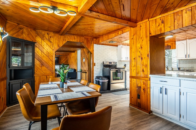 Photo - 1118 Overdale St House