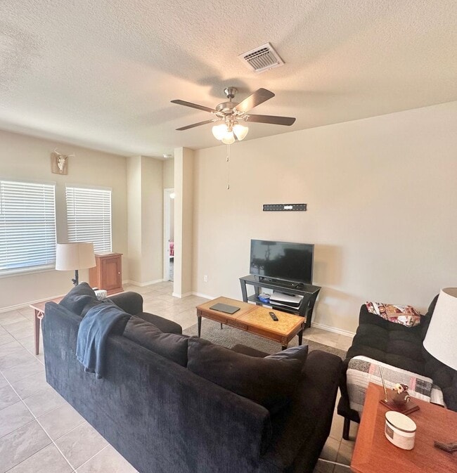 Building Photo - Beautiful 4 Bed Home in Copperas Cove! AVA...