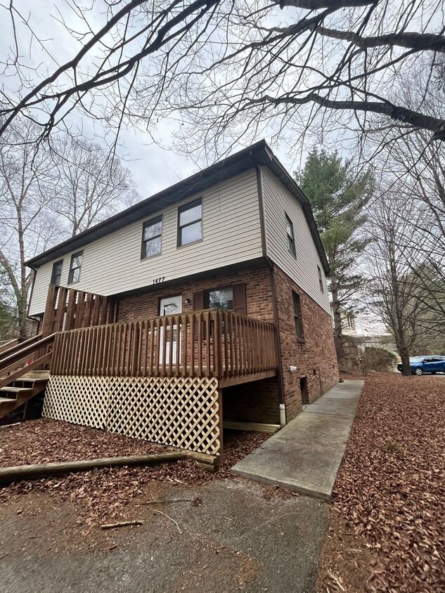 Renovated Home Near Virginia Tech - Renovated Home Near Virginia Tech
