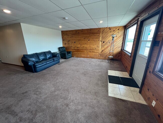 Foto del edificio - 409 Meadow Dr