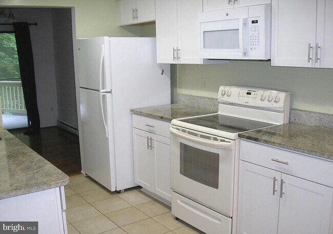 Foto del edificio - 2132 Glencourse Ln