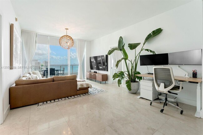 Foto del edificio - 900 Biscayne Blvd
