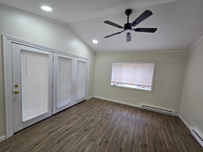 Foto del edificio - 384 Deputy Ln